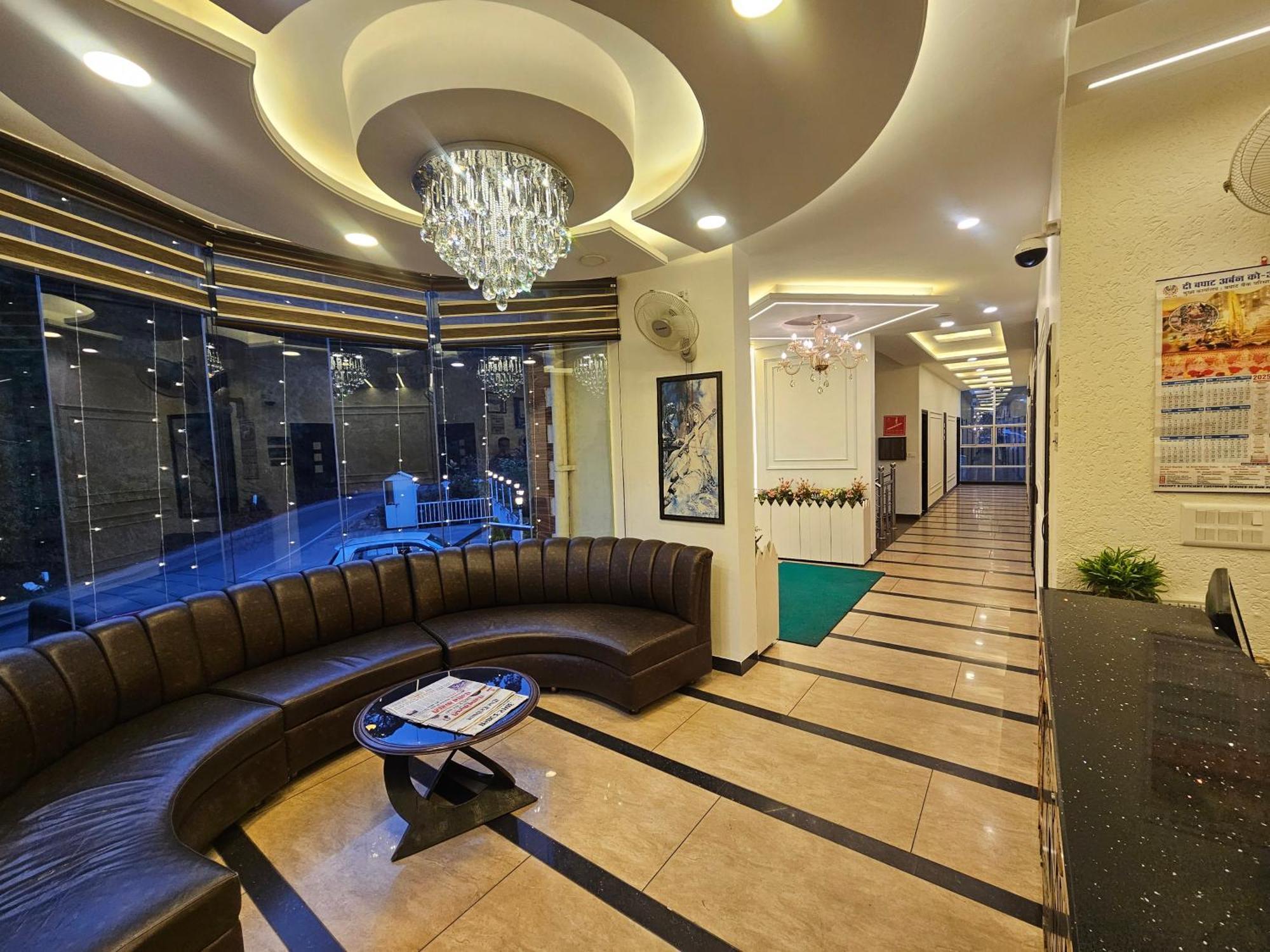 Hotel Kasauli View !! Balcony Rooms ! Terrace ! Restaurant ! Main Highway ! Garden !! Εξωτερικό φωτογραφία